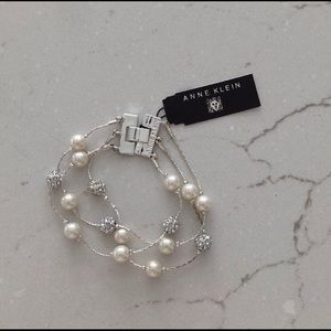 Bracelet Anne Klein pearl and rhinestone bracelet